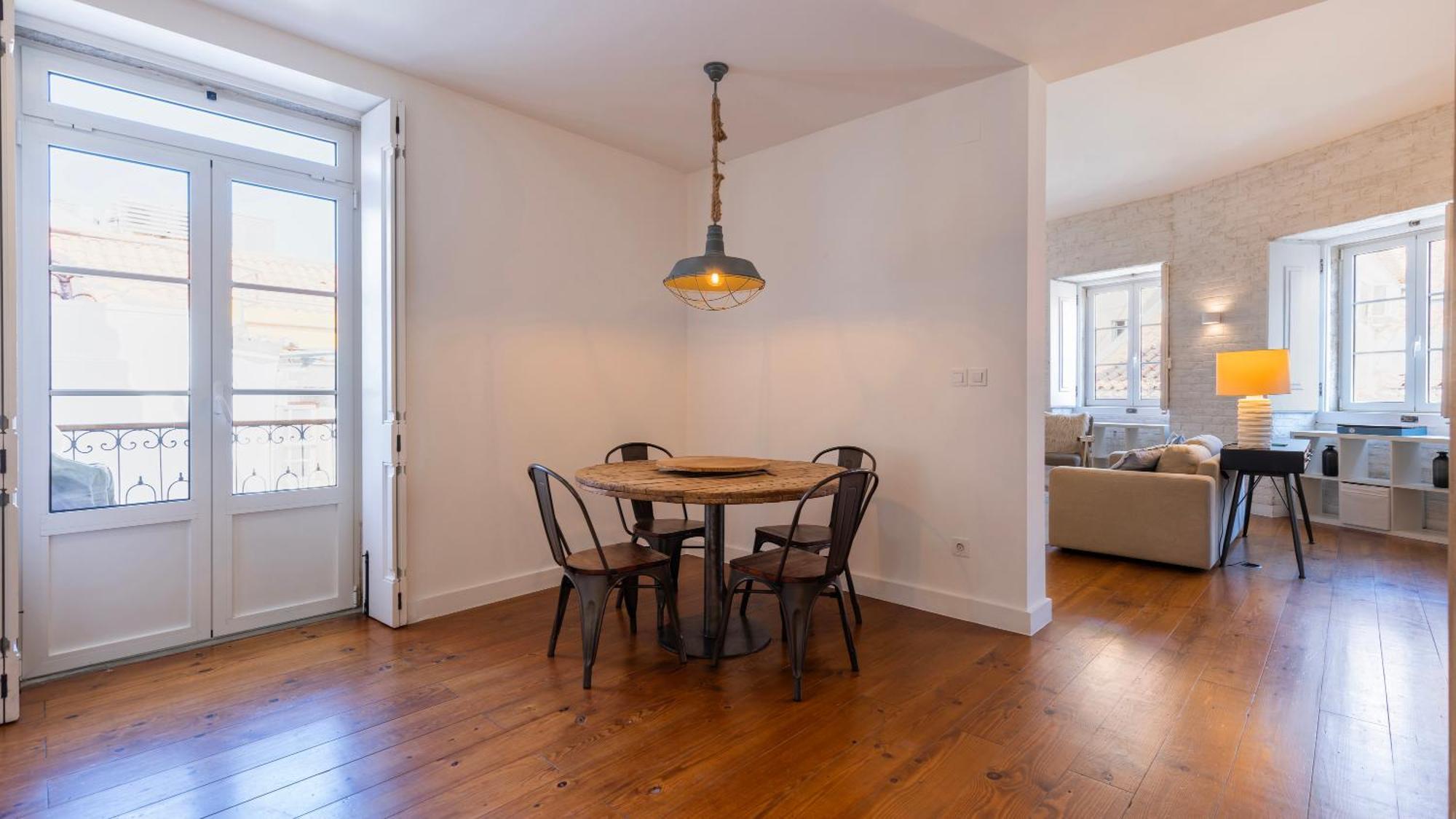 Charming 3Bdr Duplex In City Center By Lovelystay リスボン エクステリア 写真