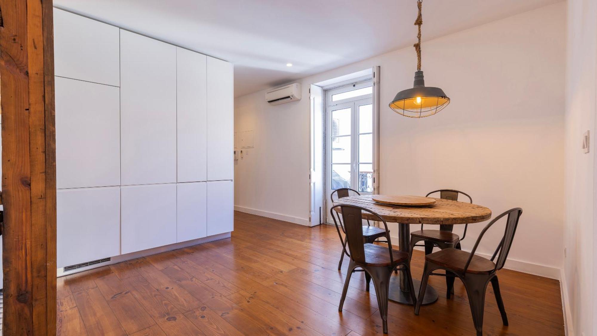 Charming 3Bdr Duplex In City Center By Lovelystay リスボン エクステリア 写真