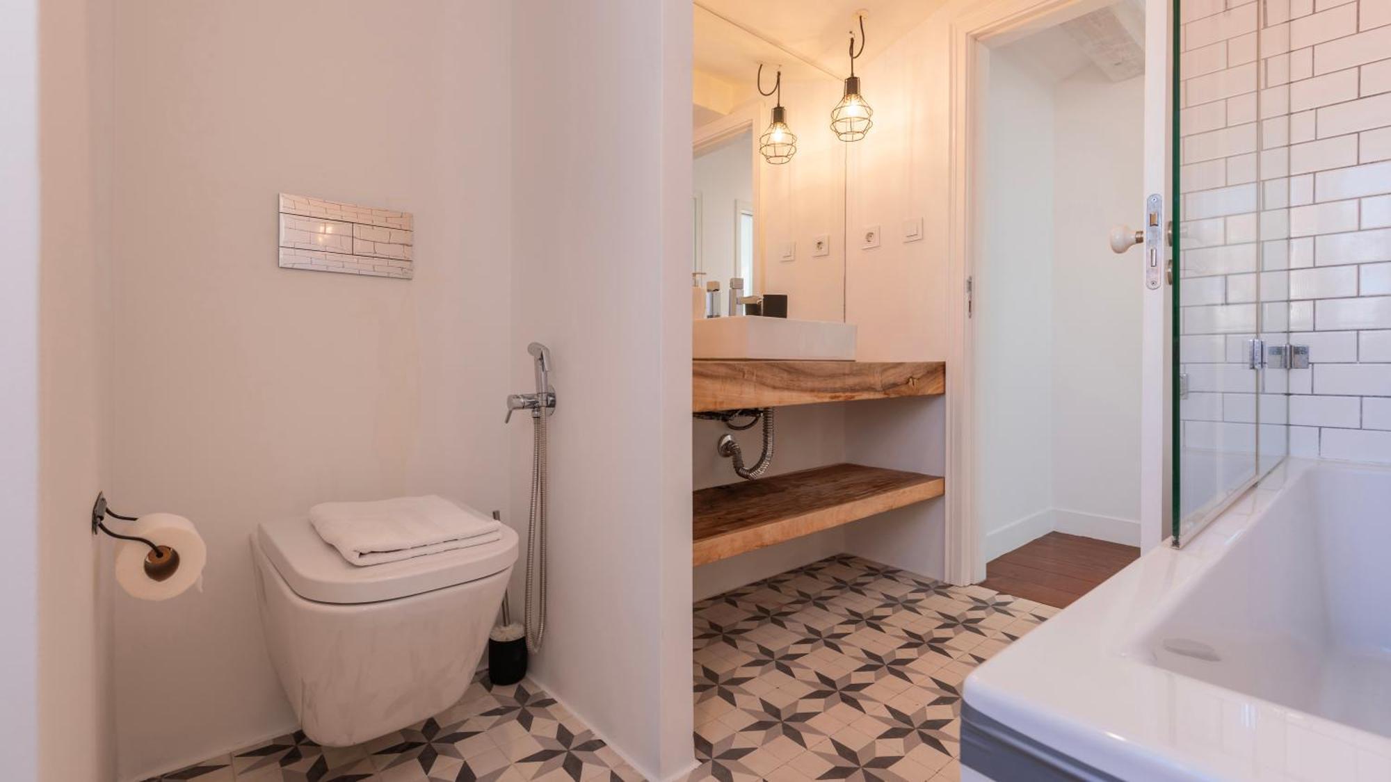 Charming 3Bdr Duplex In City Center By Lovelystay リスボン エクステリア 写真