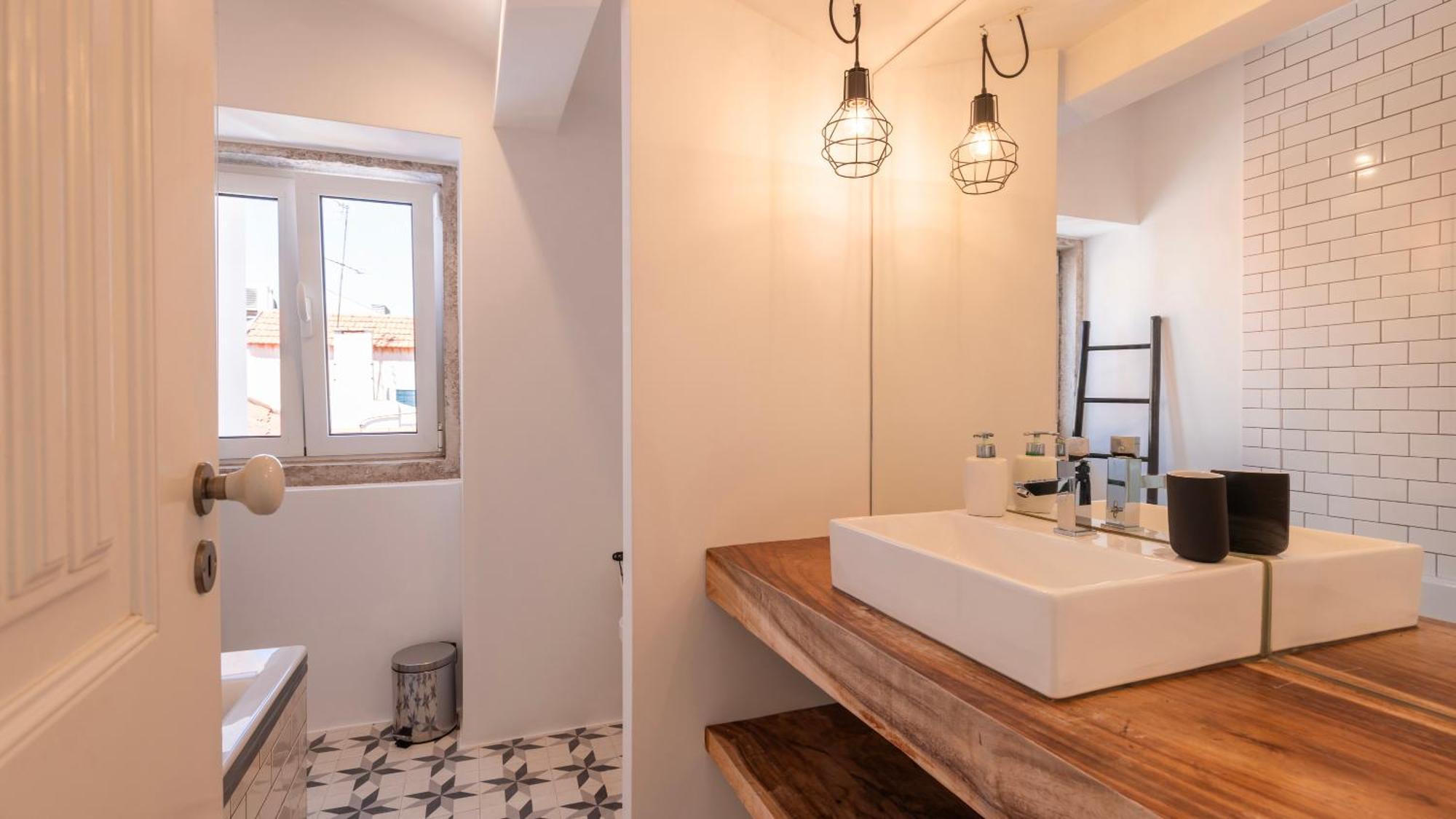 Charming 3Bdr Duplex In City Center By Lovelystay リスボン エクステリア 写真