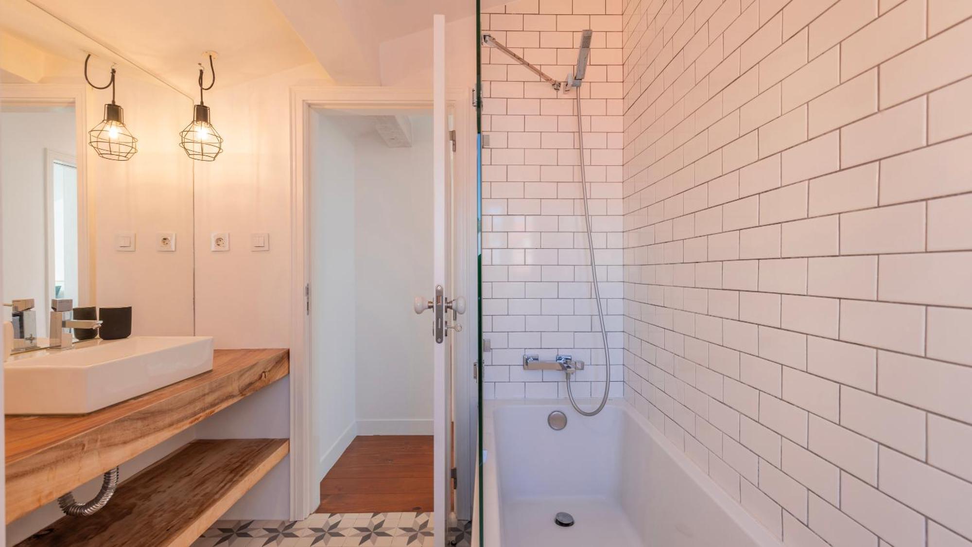 Charming 3Bdr Duplex In City Center By Lovelystay リスボン エクステリア 写真